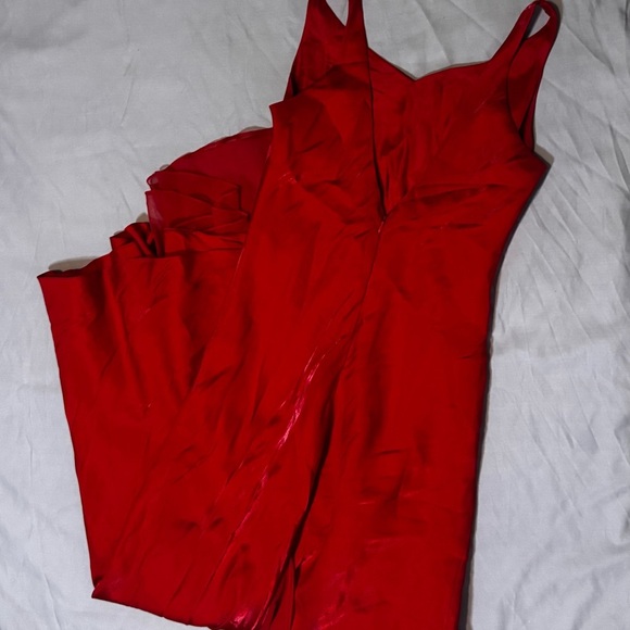 Elegant Red Niki Livas Formal Dress Sz 14 - Picture 2 of 5
